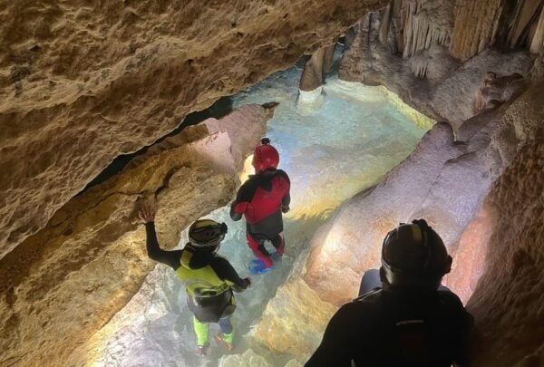 Mallorca: Aquatic Cave Exploration Guided Tour (2 Languages) - Participant Suitability
