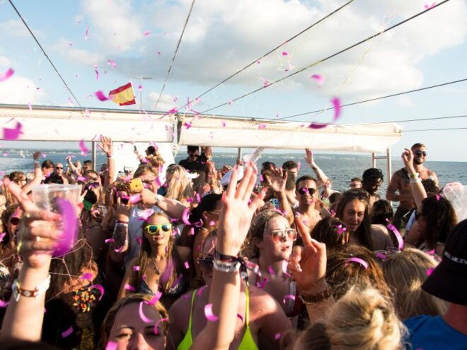 Mallorca Boat Party With Live DJs and Lunch - Inclusions on the Boat