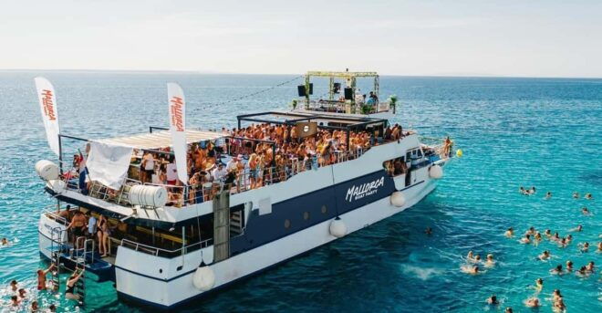 Mallorca: Boat Party With Live Djs, Lunch, & Nightclub Entry - Customer Reviews and Ratings