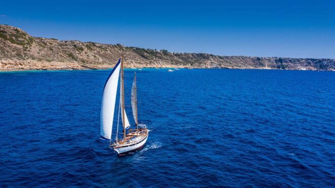 Mallorca by Sea: Classic Sailing Experience - Sailing Experience
