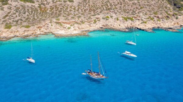 Mallorca by Sea: Classic Sailing Experience - Leisure and Adventure