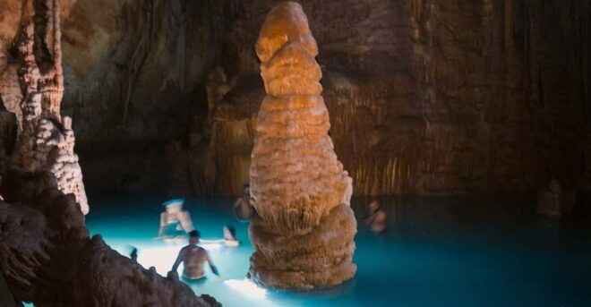 Mallorca: Cala Romántica Cliff Hike and Sea Cave Tour - Itinerary and Activities