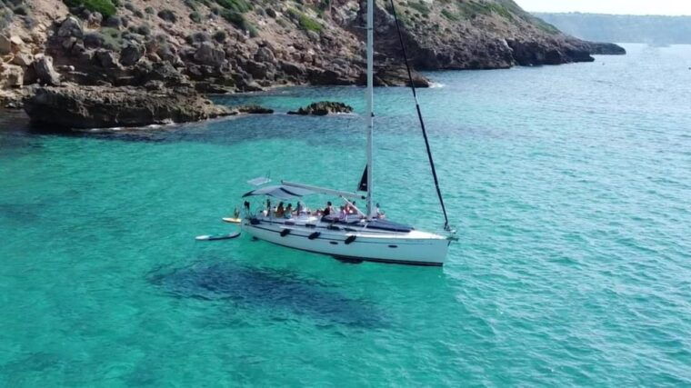 Mallorca: Cala Vella Boat Tour With Swiming, Food, & Drinks - Inclusions and Amenities