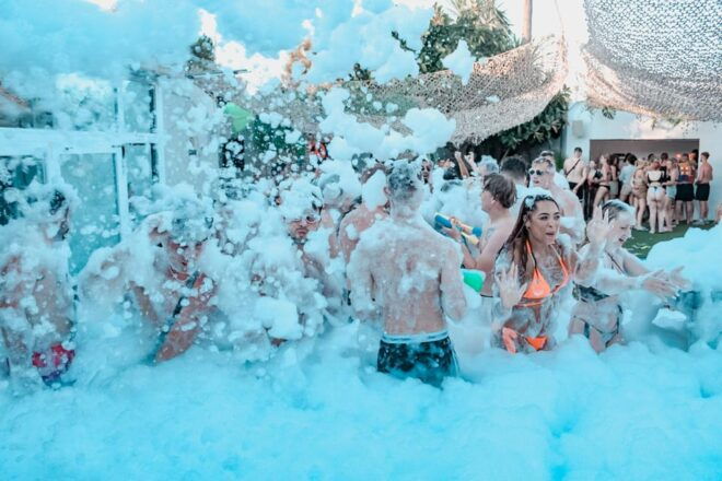 Mallorca: Candyland Pool & Foam Party With Drinks & Snacks - Food and Drinks