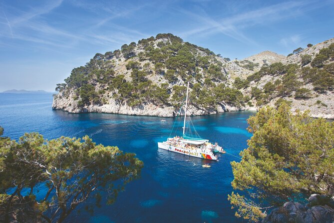 Mallorca Catamaran Cruise With Scenic Views and BBQ Lunch - Customer Questions
