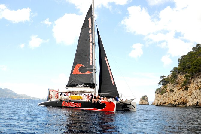 Mallorca Catamaran Tour in the Bay of Pollensa - Catamaran Details