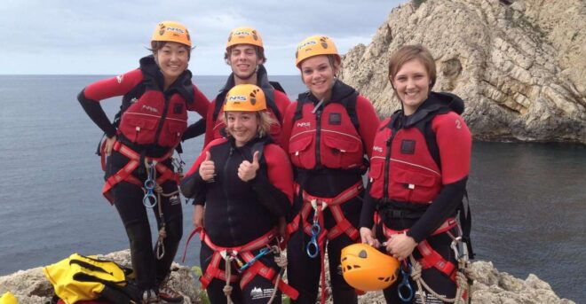 Mallorca: Cliff Jumping Adventure for Cruise Passengers - Language Options and Group Size