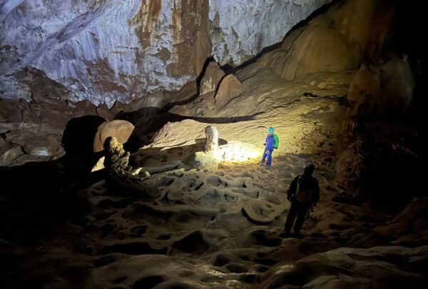 Mallorca: Cova De Sa Campana Rappelling Adventure - Scenic Walk to Cave Entrance