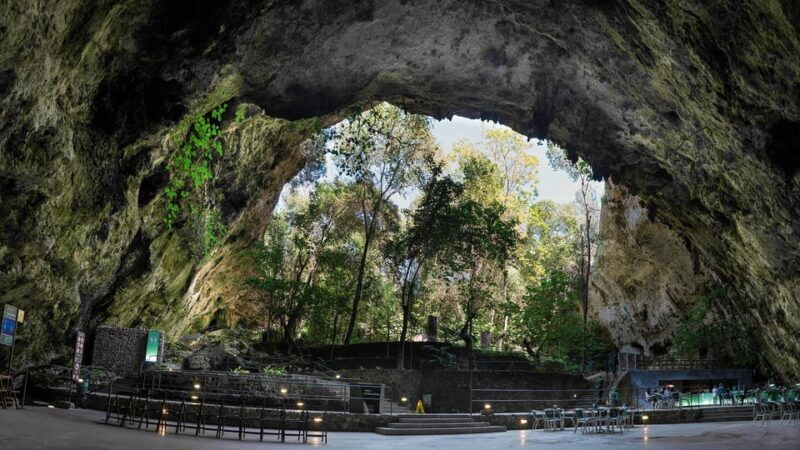 Mallorca: Half-Day Hams Caves Tour With Pearl Shop Visit - Itinerary and Transportation
