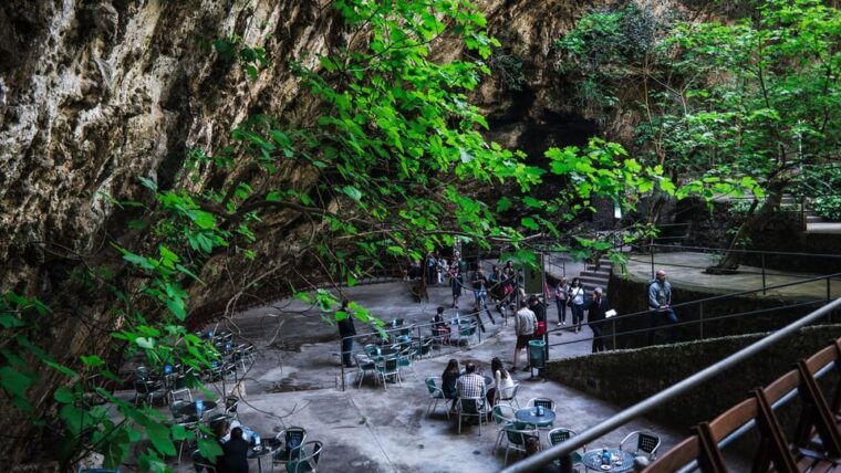 Mallorca: Half-Day Hams Caves Tour With Pearl Shop Visit - Exploring the Hams Caves