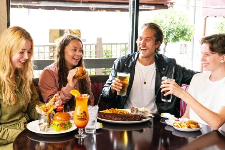 Mallorca: Hard Rock Cafe Entrance With Lunch or Dinner - Activity Highlights