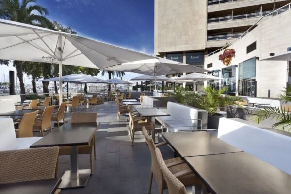 Mallorca: Hard Rock Cafe Entrance With Lunch or Dinner - The Sum Up