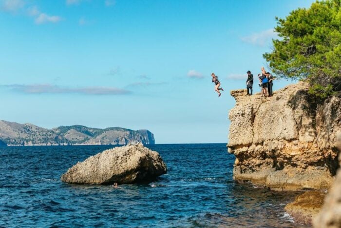 Mallorca: Kayaking, Sea Cave, Cliff Jumping & Snorkel Tour - Thrilling Cliff Jumping Adventure