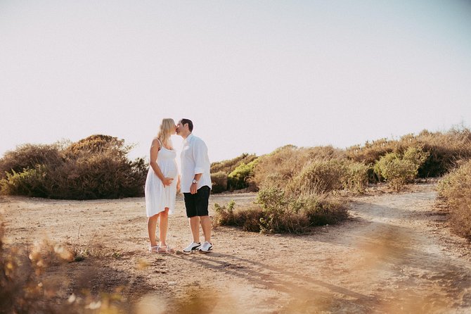 Mallorca: Maternity Photo Shoot - Professional Photographer and Guide for a Memorable Experience