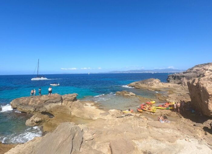 Mallorca: Sea Cave Kayaking Tour With Snorkeling and a Snack - Safety and Equipment