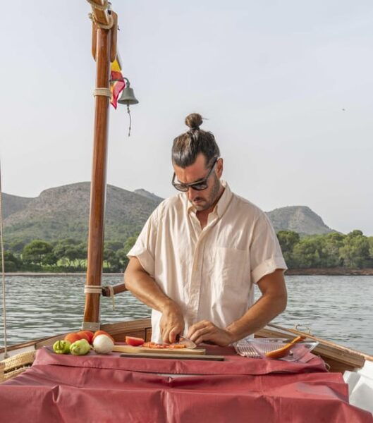 Mallorca: Traditional Llaüt Tour With Local Food - Mallorcas Unique Boat