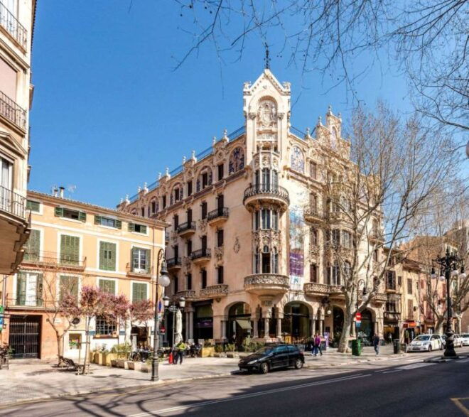 Mallorca: Transfer to Palma Self-Guided Tour - Reservation Details