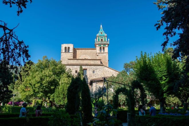 Mallorca: Valdemossa and Port of Soller Potato Cake - Valldemossa Exploration