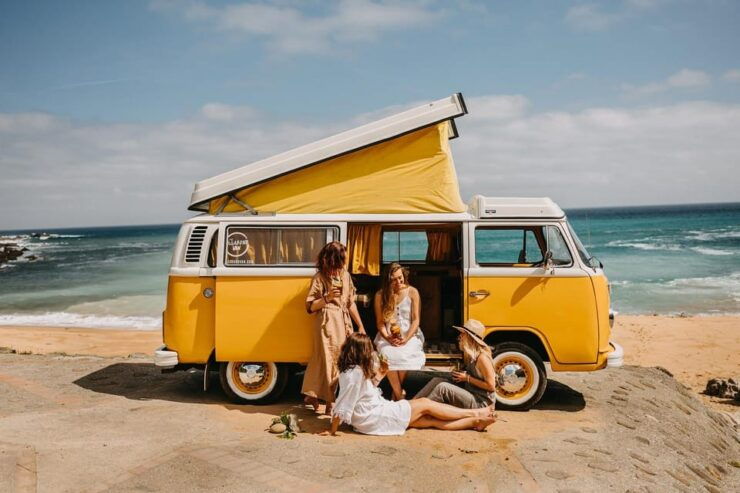 Mallorca: Vintage Sunset Tour by the Sea With a Picnic - Vintage Car Ride and Stops