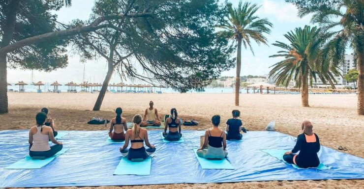 Mallorca: Yoga and Brunch on Palmanova Beach - Instructor and Experience