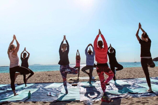 Mallorca: Yoga and Brunch on Palmanova Beach - Full Description