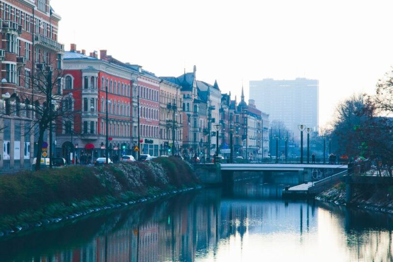 Malmö: Express Walk with a Local in 60 minutes - A Deep Dive into the 60-Minute Malmö Experience