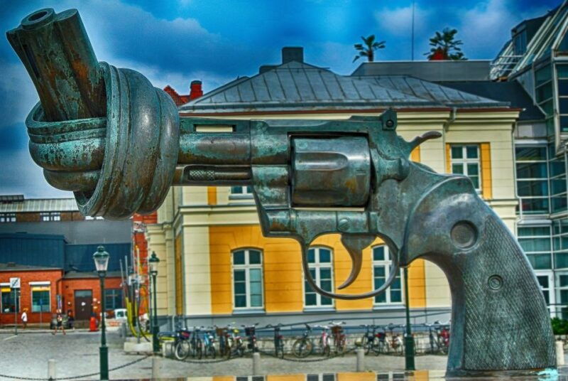 Malmö: Express Walk with a Local in 60 minutes - Walking Through Malmö’s Landmarks