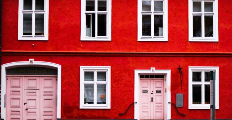 Malmö: Express Walk with a Local in 60 minutes - Insider Tips and Local Recommendations
