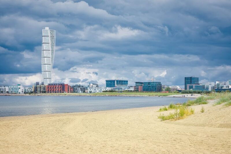 Malmö: Express Walk with a Local in 60 minutes - Weather, Pacing, and Flexibility