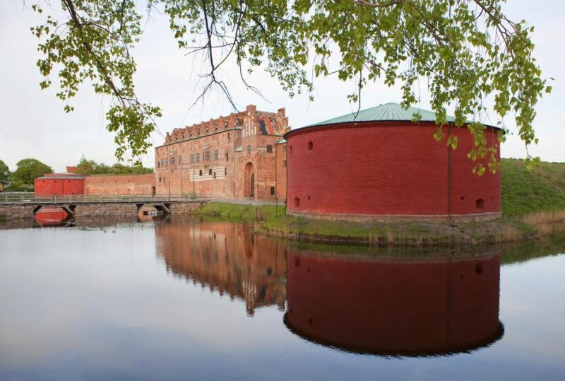 Malmö: Sightseeing and Landmarks tour by bike - Authentic Experiences and What Youll Love