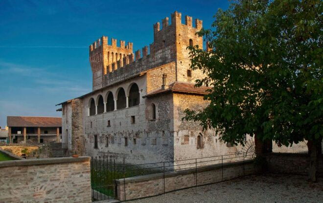 Malpaga Castle Ticket With Audioguide Included - Audio Guide Features