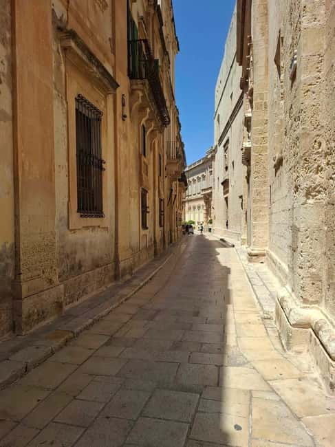 Malta: 5 hr Vintage Bus Tour - Mdina & Blue Grotto inc. food - Value and Practical Considerations