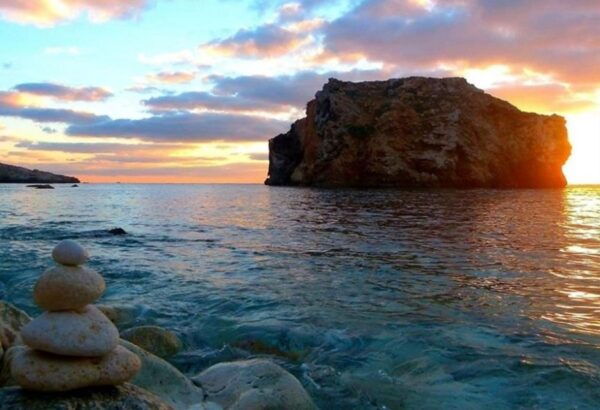 Malta: Blue and Crystal Lagoons Cruise With Sea Caves - Amenities