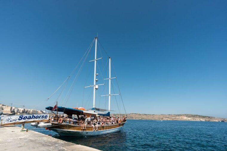 Malta: Comino+ Santa Maria Bay, Blue Lagoon + Caves Day Trip - Onboard Experience