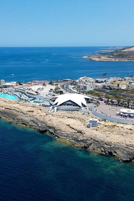 Malta: Hop-On Hop-Off Island Exploration Bus Tour - Tour Features