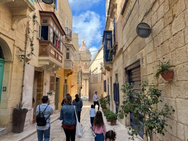 Malta: Three Cities Walking Tour Incl Inquisitors Palace - Experience Highlights