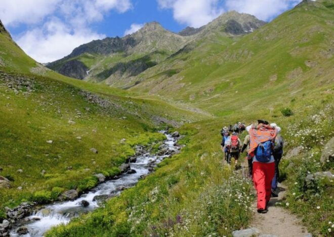 Manali Nature Walk (3 Hours Guided Trekking Experience) - Meeting Point Information