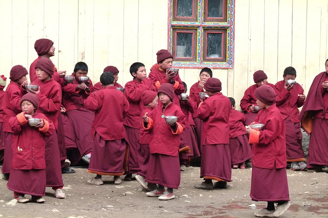 Manaslu Circuit Trek 17 Nights 18 Days - Trek Duration and Transportation