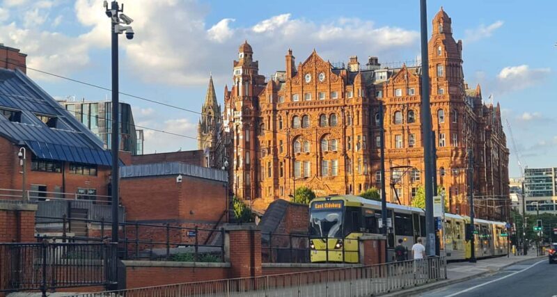 Manchester: '5 Quarters' Guided Walking Tour - An In-Depth Look at the 5 Quarters Tour