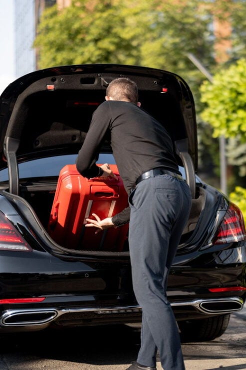 Manchester: Luggage Pick Up, Storage and Drop Off Service - Reservation and Cancellation