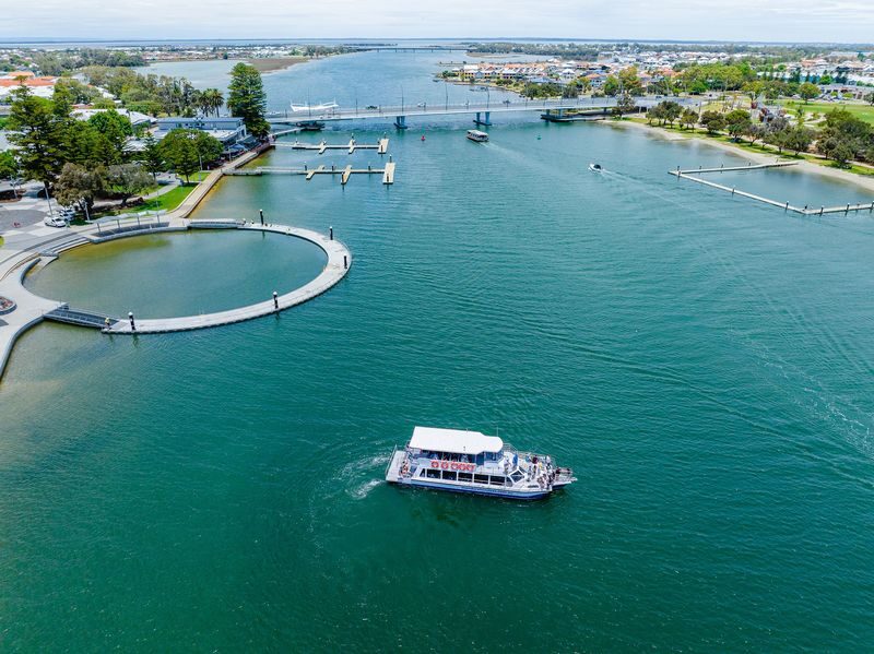 Mandurah Dolphin Cruise and Views Guided Tour - Is the Mandurah dolphin cruise worth booking?