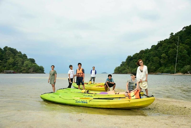 Mangrove Forest Kayaking at Koh Chang Salak Kok Seafood - Paddling through the mangroves