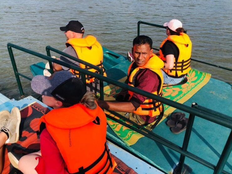 Mangrove Lagoon Safari - Accommodation and Transportation
