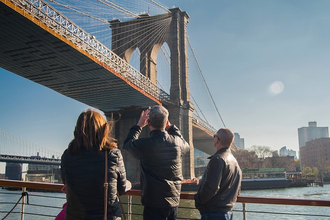 Manhattan Architecture Yacht Cruise - Meeting and Pickup