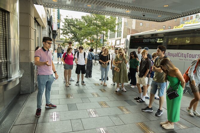 Manhattan, Bronx, Queens & Brooklyn- New York City of Contrasts - Booking and Reservation