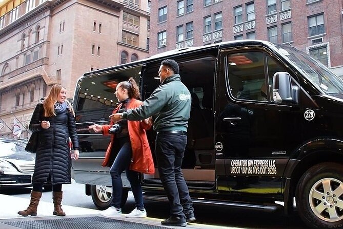 Manhattan to LGA: One Way Shared Departure Transfer - Cancellation Policy