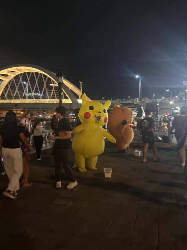 Manila: best shopping districts and Food Parks Guided Tour - Authenticity and Value