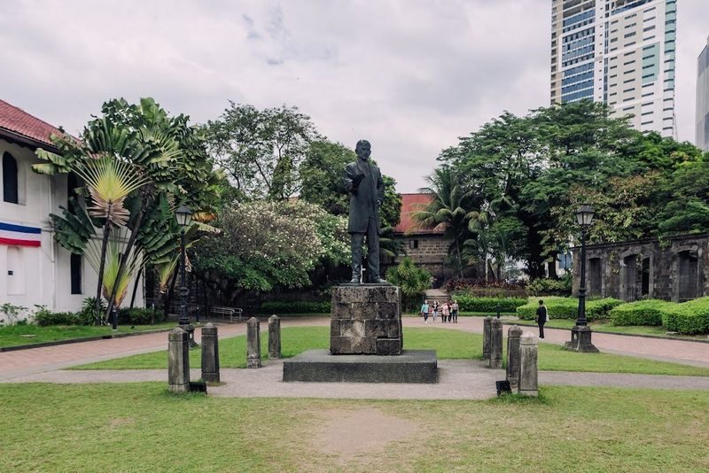Manila City and Tagaytay Ridge Combo Tour - One day, two very different sides of the region