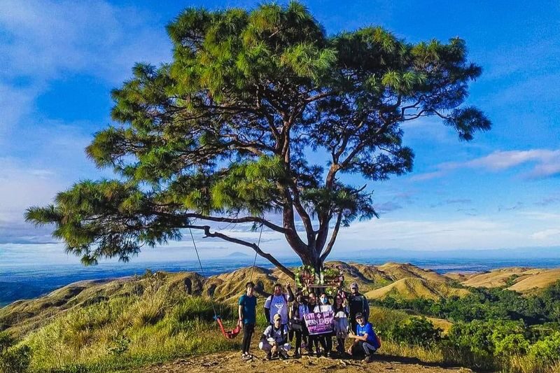 Manila Mt. 387 and Aloha Falls Full-Day Private Tour - The long road from Manila to Carranglan