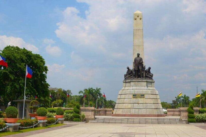 Manila Old & New City Private Tour - Luneta Park and Rizal Park: Landmarks of Patriotism